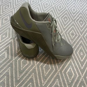 Men’s Nike Metcon Sneakers